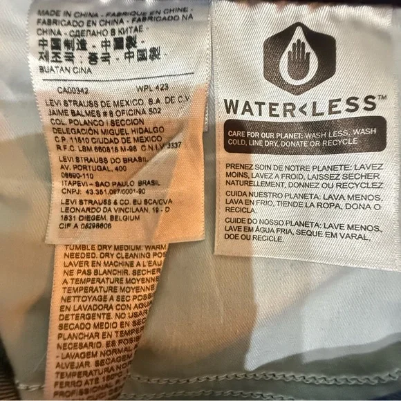 NWOT LEVI'S Demi Curve Classic Rise Slim Jeans Women's Dark Wash - Picture 6 of 7